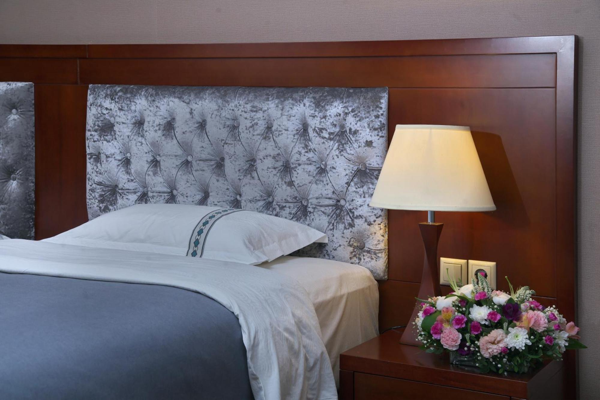 Grand Voyage Hotel Almaty Luaran gambar