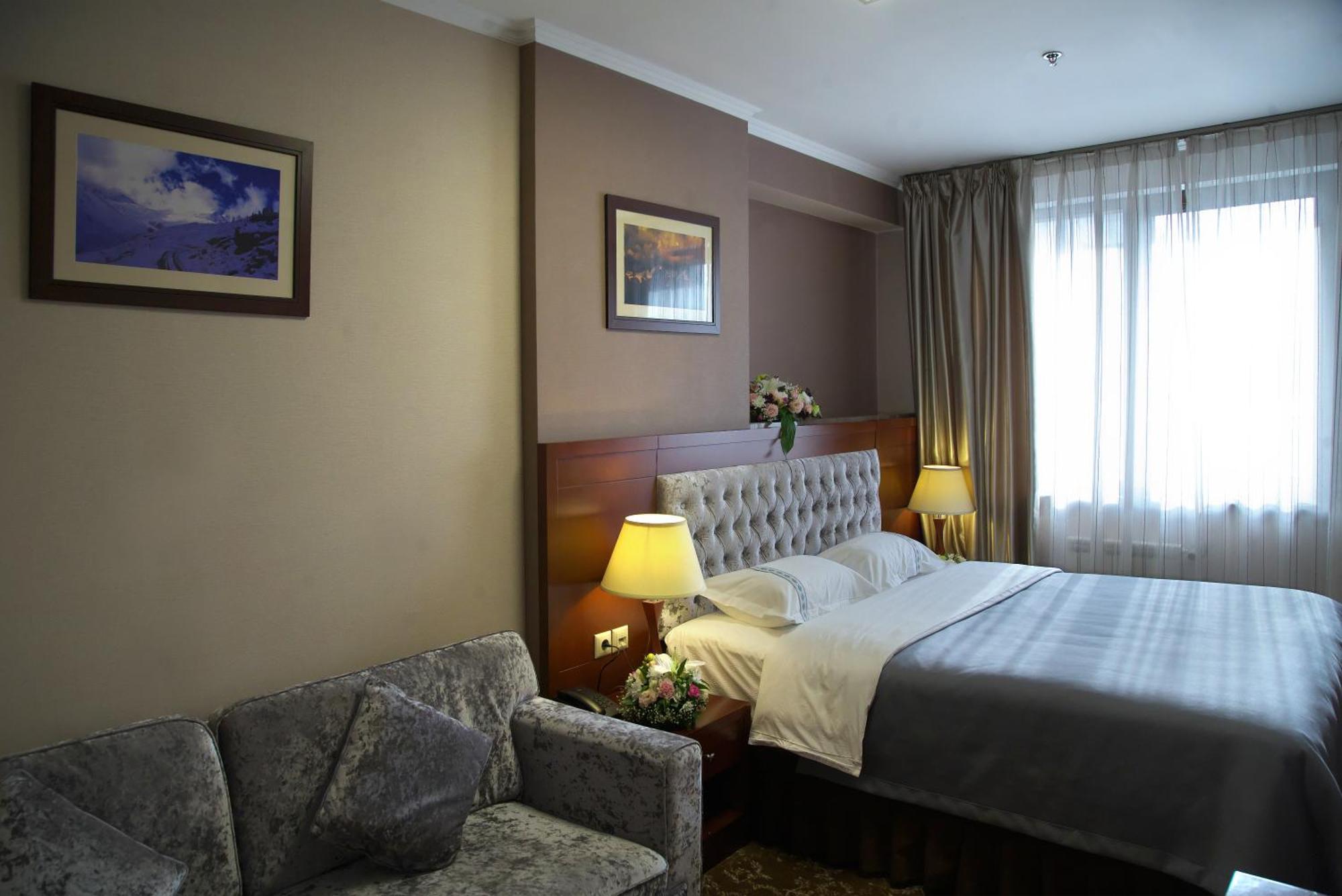 Grand Voyage Hotel Almaty Luaran gambar
